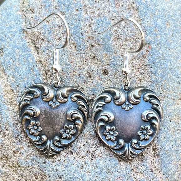 Boutique Jewelry - Victorian Heart Drop Earrings Antique Silver